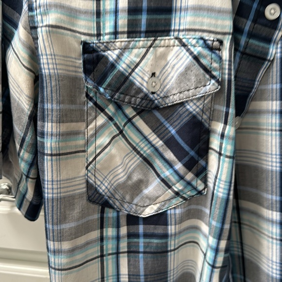 Men's size medium used blue pattern Ecko Unltd short sleeve button up shirt. - Picture 3 of 5